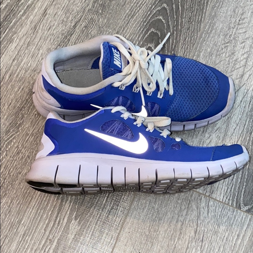 Sneakers - Picture 2 of 2